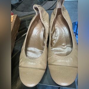 Tahari Leather Flats Size 10M